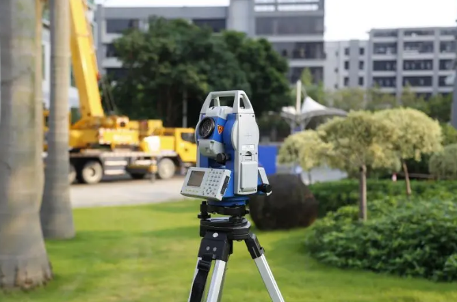 思拓力R2C彩屏全站儀，集顏值與實力于一體